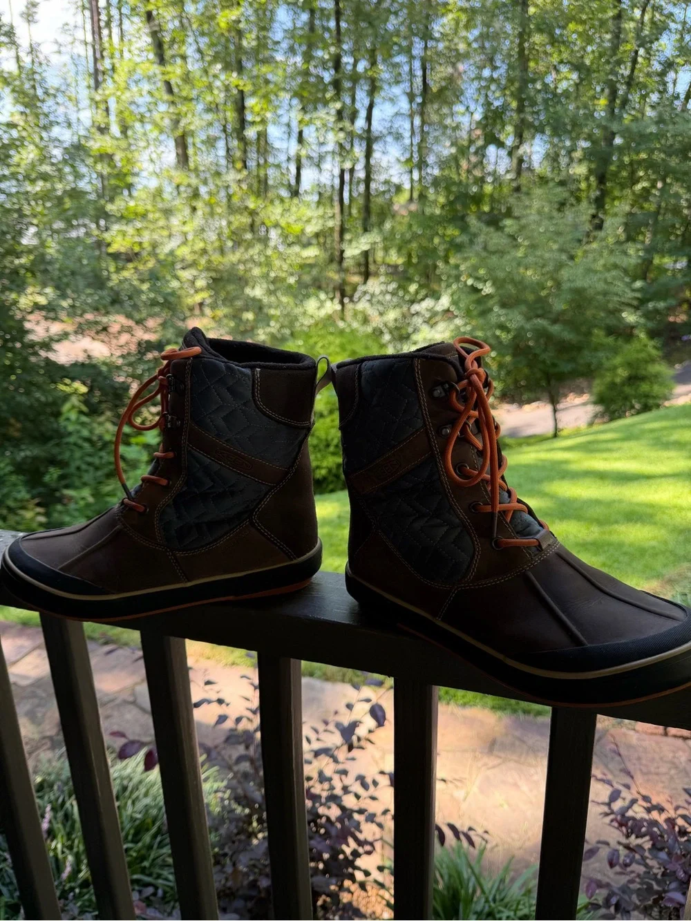 KEEN Women's Brown Quilted Lace-Up Winter Boot Size 9